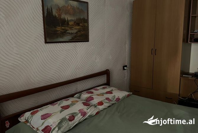 Shtepi me qera Apartament ne Tirane, Garsoniere, Mobilimi E mobiluar, Pagesa 350  Euro.