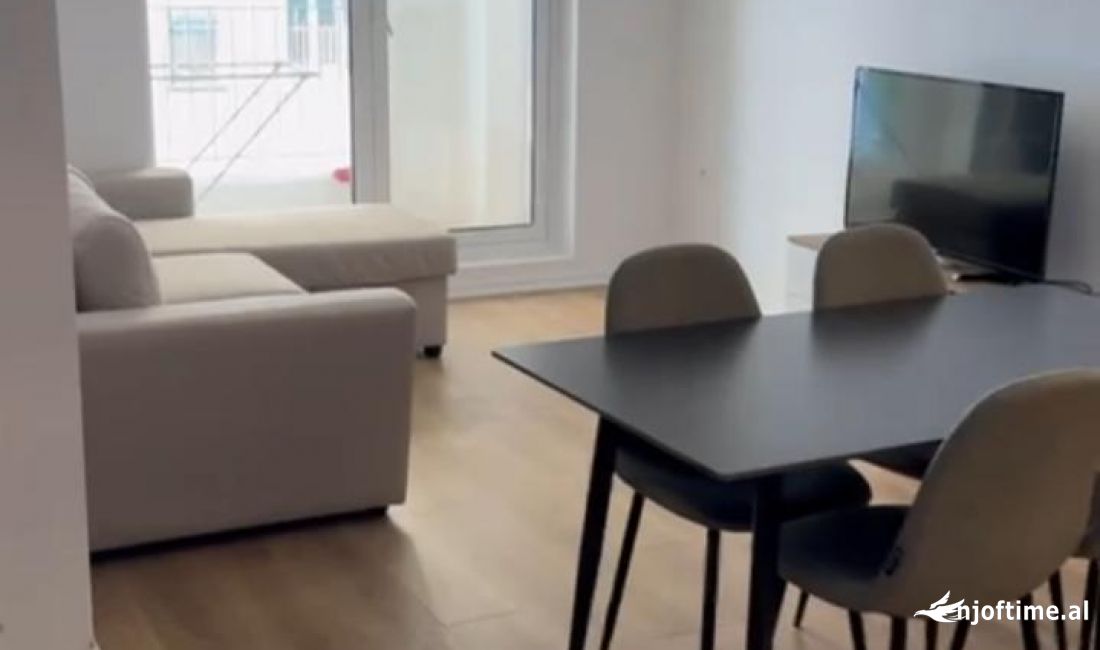 Shtepi ne shitje Apartament ne Tirane, 1+1, Mobilimi E mobiluar, Pagesa 87,000  Euro.
