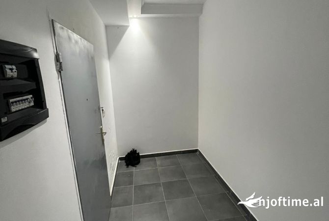 Jepet me qera ambient biznesi tek Myslim Shyri