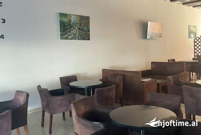 Ambiente Commerciale in Affitto 2+1 a Tirana - 1,000 Euro