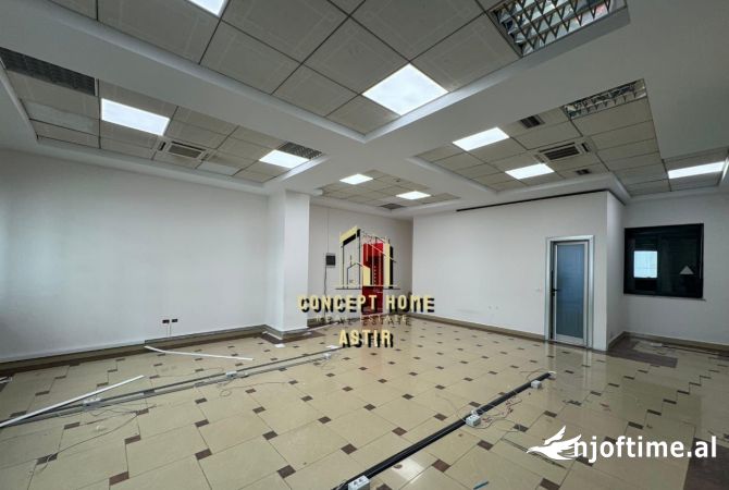 Jepet me qera ambient tek Galeria