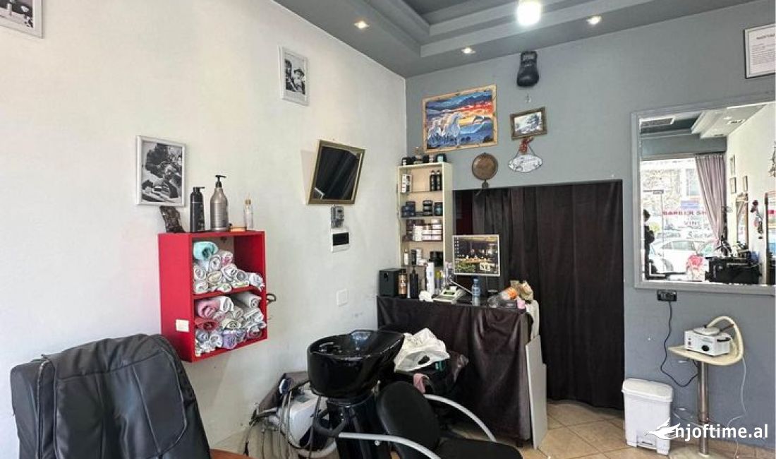 Shitet dyqan ne Laprake