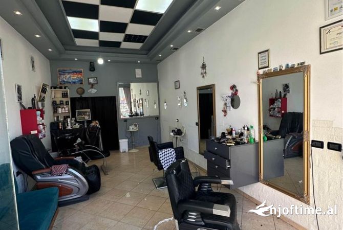 Shitet dyqan ne Laprake