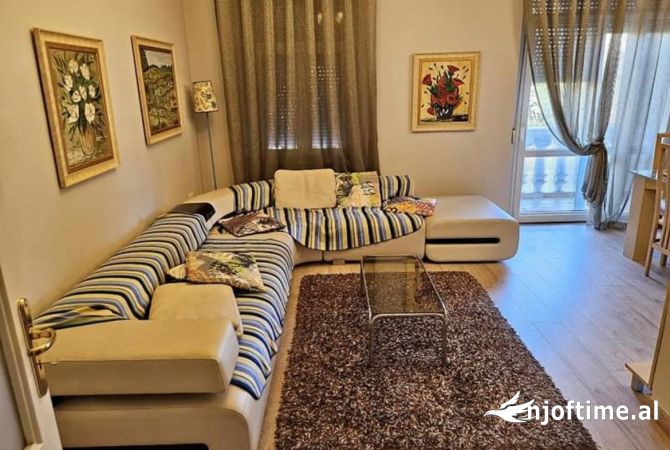 Jepet me qera Apartament 2+1 ne Bllok