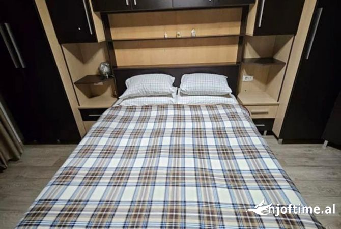Shtepi me qera Apartament ne Tirane, 2+1, Mobilimi E mobiluar, Pagesa 750  Euro.