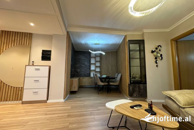 Shtepi ne shitje Apartament ne Tirane, 2+1, Mobilimi E mobiluar, Pagesa 235,000  Euro.