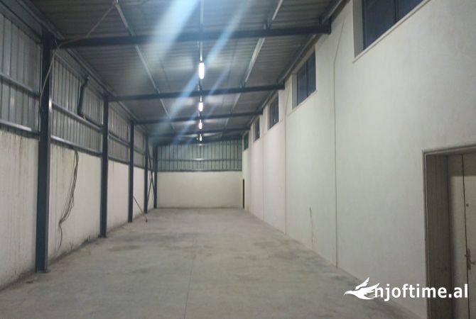 Jepet me qera magazina Prane QTU