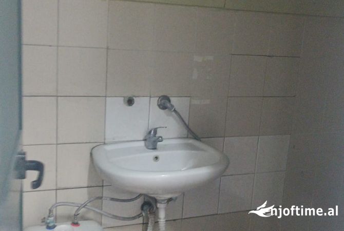 Jepet me qera magazina Prane QTU