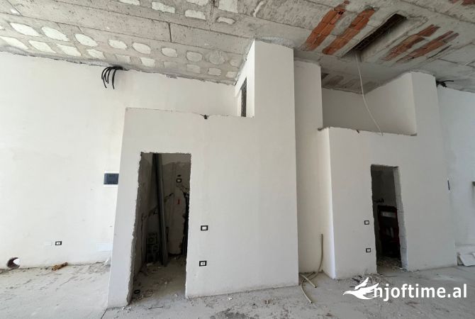 Jepet me qera Ambient Biznesi tek Liqeni i Thate