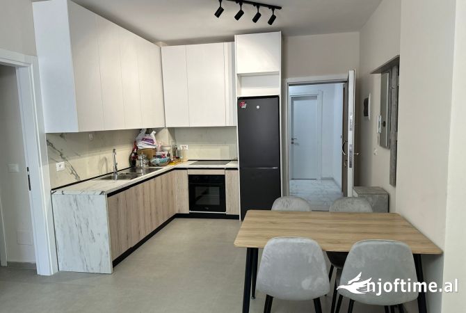 Shtepi me qera Apartament ne Tirane, 1+1, Mobilimi E mobiluar, Pagesa 600  Euro.