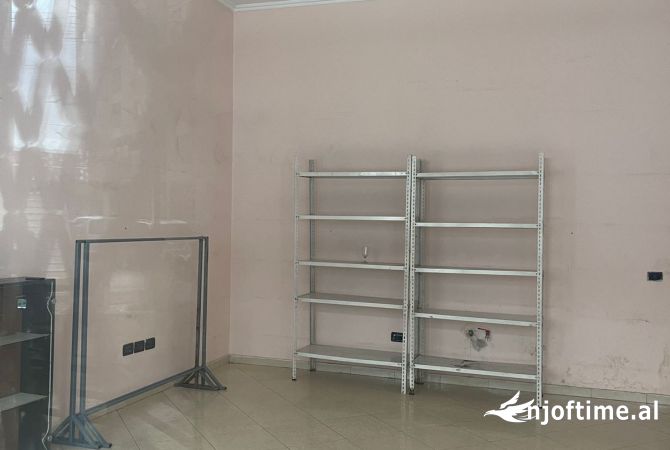 Business Property in Sale 1+1 in Tirana - 80,500 Euro