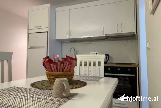 Shtepi me qera Apartament ne Tirane, 1+1, Mobilimi E mobiluar, Pagesa 600  Euro.