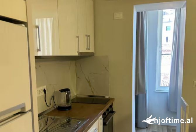 Shtepi me qera Apartament ne Tirane, 1+1, Mobilimi E mobiluar, Pagesa 600  Euro.