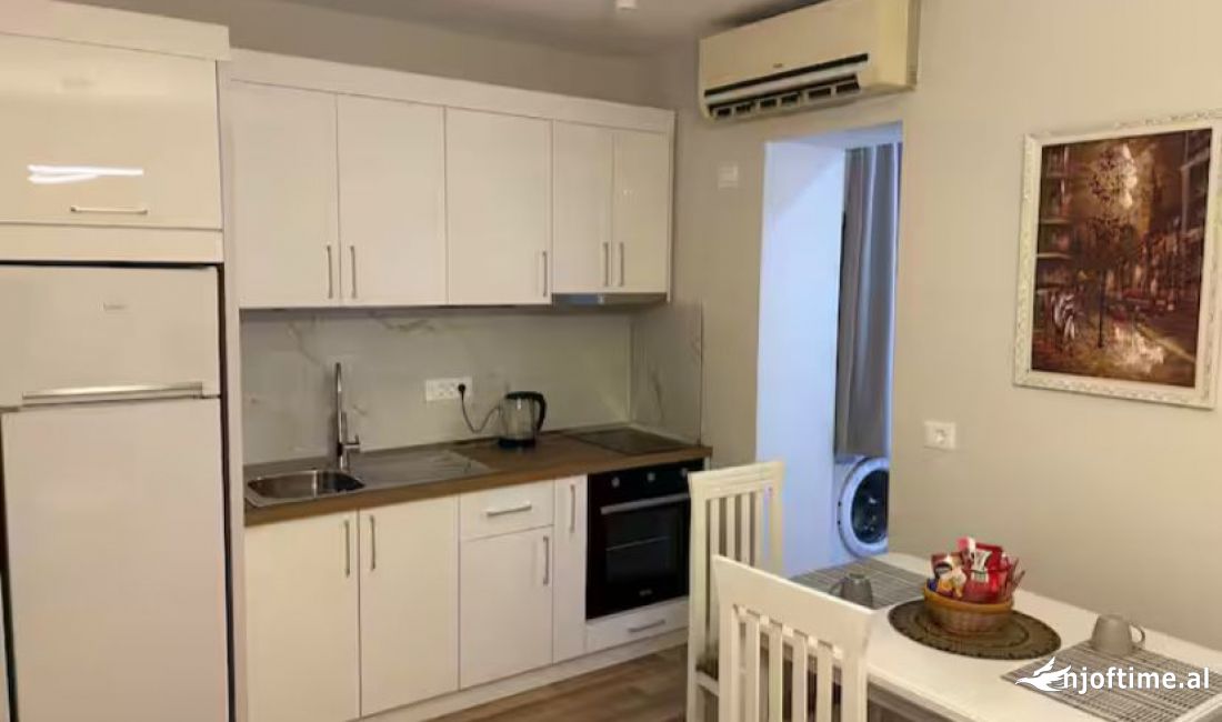 Shtepi me qera Apartament ne Tirane, 1+1, Mobilimi E mobiluar, Pagesa 600  Euro.