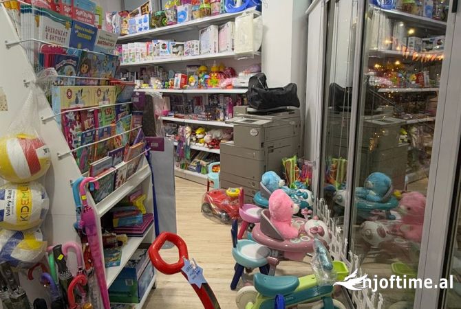 Shitet Ambient biznesi Kancelari ne Astir