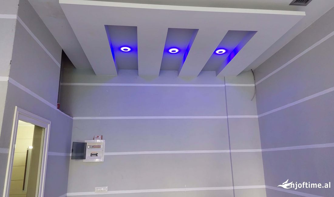 Jepet me qera ambient ne Astir tek vila L 