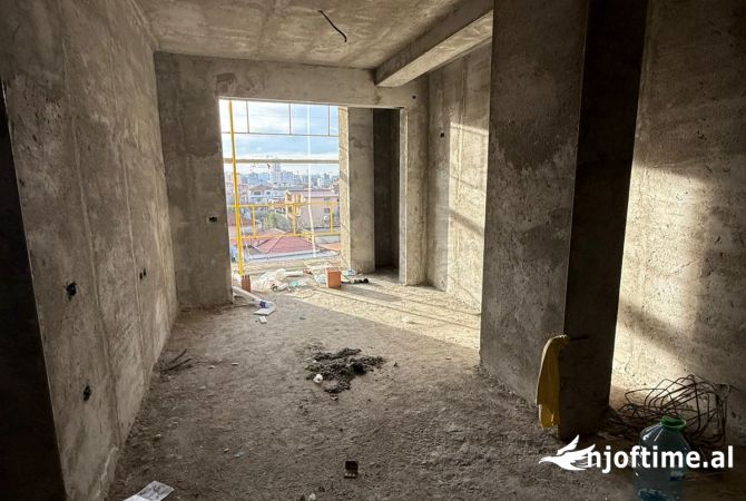 Appartamento in vendita a Tirana 2+1, Vuoto
