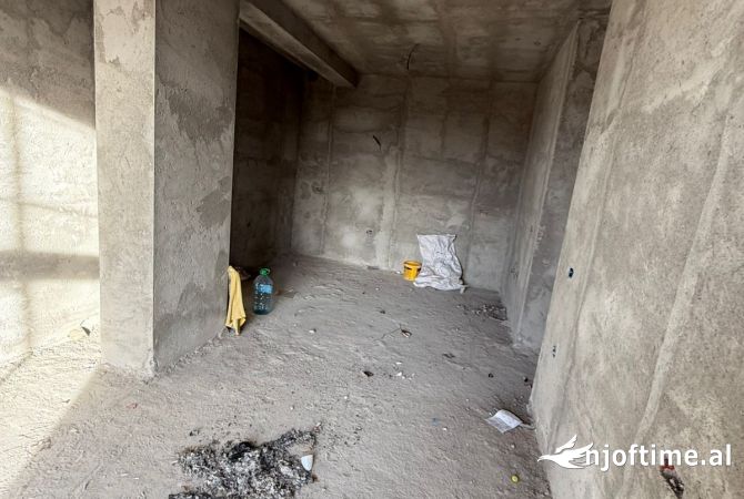 Appartamento in vendita a Tirana 2+1, Vuoto
