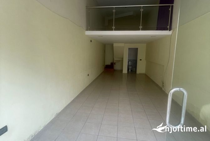 Jepet me qera Dyqan ne Astir 