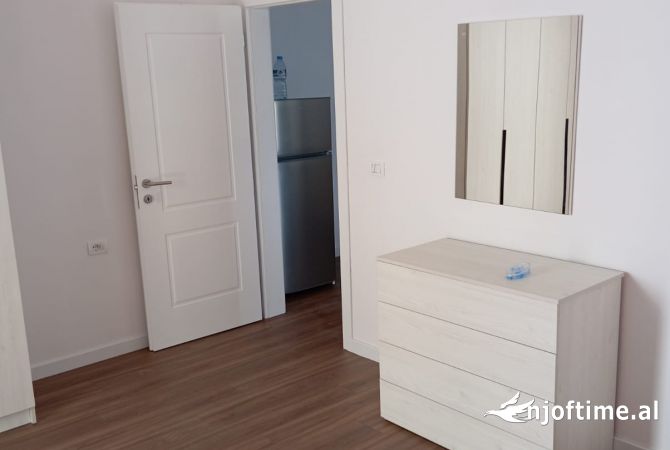 Shtepi me qera Apartament ne Tirane, 1+1, Mobilimi E mobiluar, Pagesa 30,000  Leke.