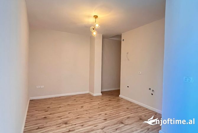 Appartamento in vendita a Durazzo 1+1, Vuoto