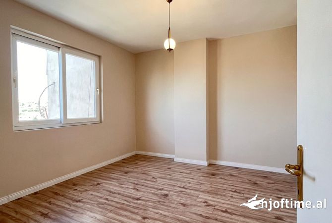 Shitet apartament 1+1 ne Durres 