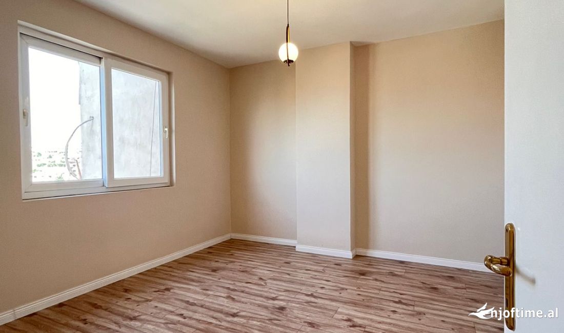 Appartamento in vendita a Durazzo 1+1, Vuoto