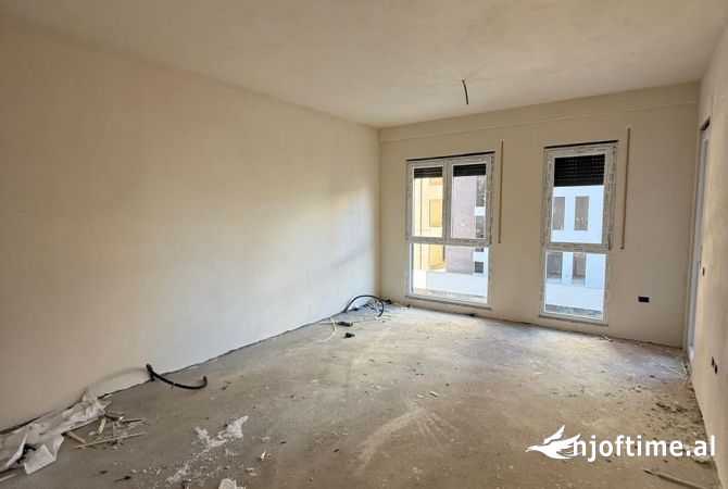 Shtepi ne shitje Apartament ne Tirane, 1+1, Mobilimi Bosh, pa mobiluar, Pagesa 54,706  Euro.
