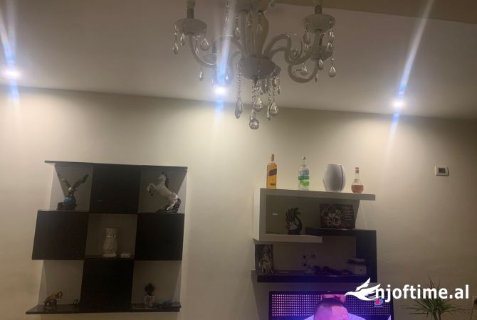 Shtepi me qera Apartament ne Tirane, 1+1, Mobilimi E mobiluar, Pagesa 40,000  Leke.