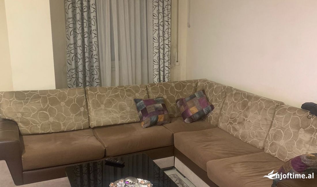 Shtepi me qera Apartament ne Tirane, 1+1, Mobilimi E mobiluar, Pagesa 40,000  Leke.