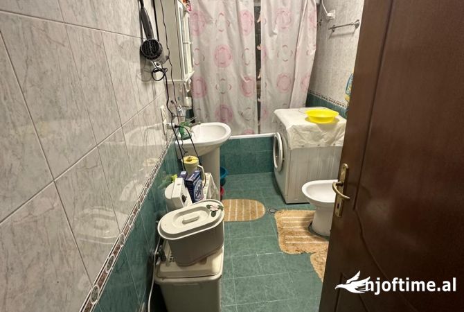 Shtepi ne shitje Apartament ne Tirane, 2+1, Mobilimi E mobiluar, Pagesa 227,500  Euro.
