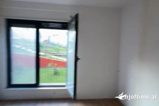 Shitet apartament 1+1 tek Kodra e Diellit 