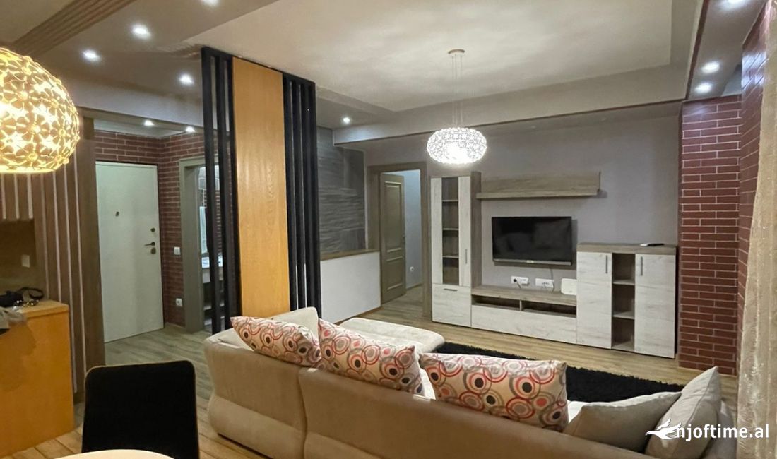 Shtepi me qera Apartament ne Tirane, 2+1, Mobilimi E mobiluar, Pagesa 1,000  Euro.