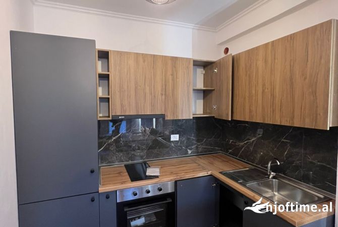 Shtepi ne shitje Apartament ne Durres, Garsoniere, Mobilimi E mobiluar, Pagesa 73,000  Euro.