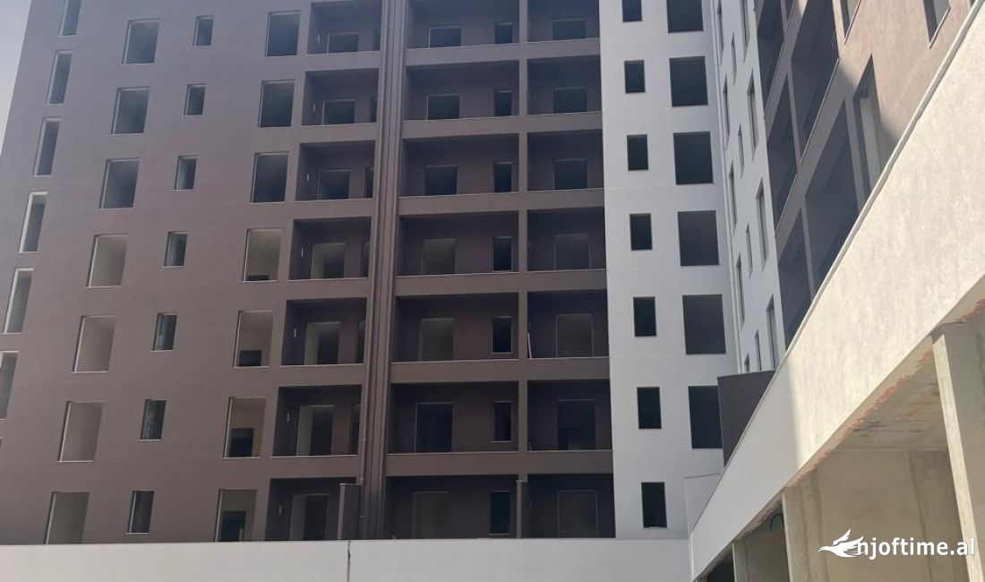 Shtepi ne shitje Apartament ne Tirane, 2+1, Mobilimi Bosh, pa mobiluar, Pagesa 88,264  Euro.