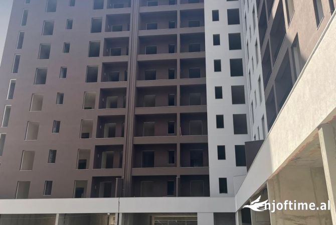 Shitet apartament 2+1+2 ne Kamez 