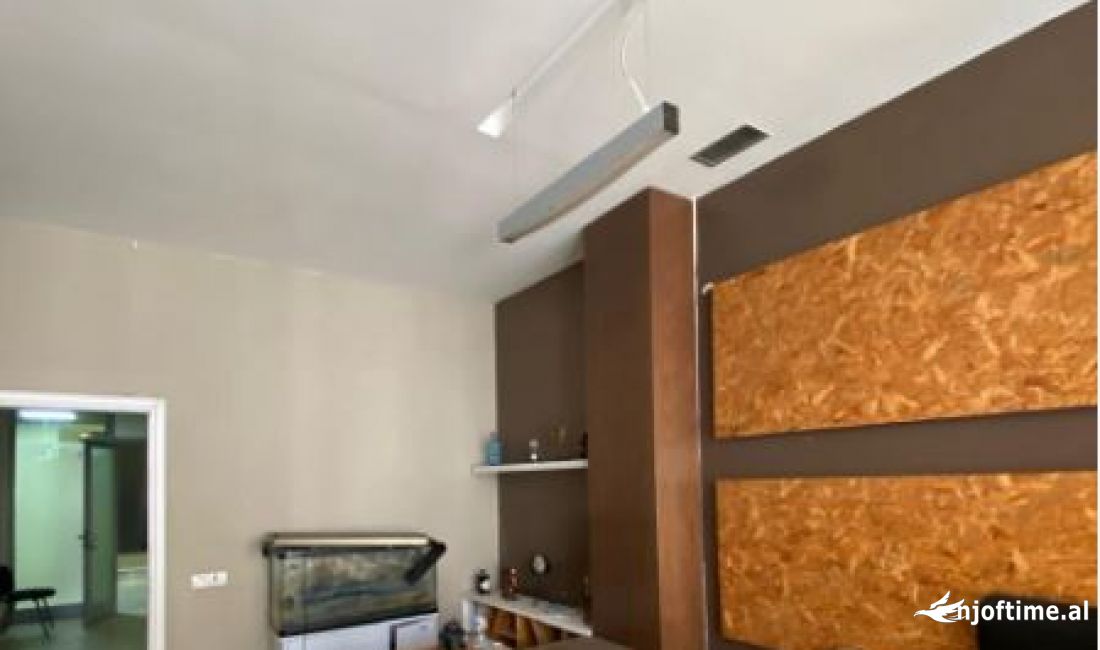 Jepet me qera ambient per zyra Te Rruga Kavajes