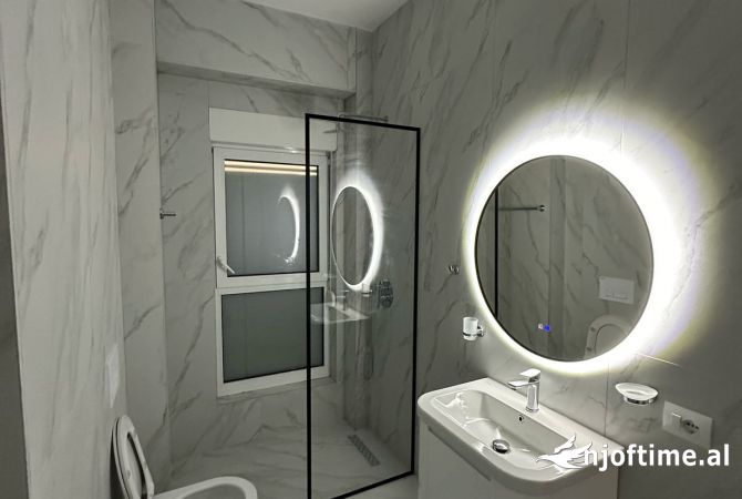 Appartamento in affitto a Tirana 1+1, Arredato