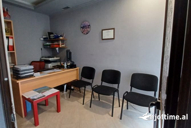 Appartamento in vendita a Tirana 2+1, Arredato