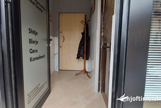 Appartamento in vendita a Tirana 2+1, Arredato