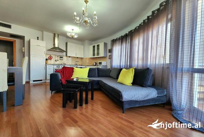 Jepet me qera Apartament 1+1 Tek Ring Center