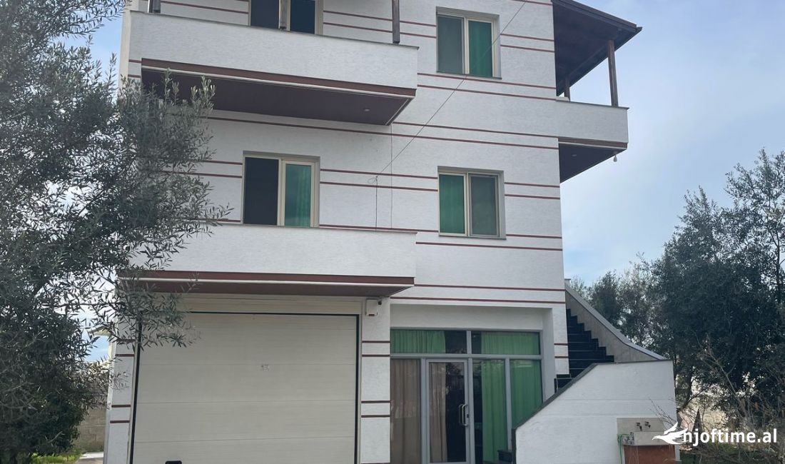 Shtepi ne shitje Apartament ne Tirane, 3+1, Mobilimi E mobiluar, Pagesa 300,000  Euro.