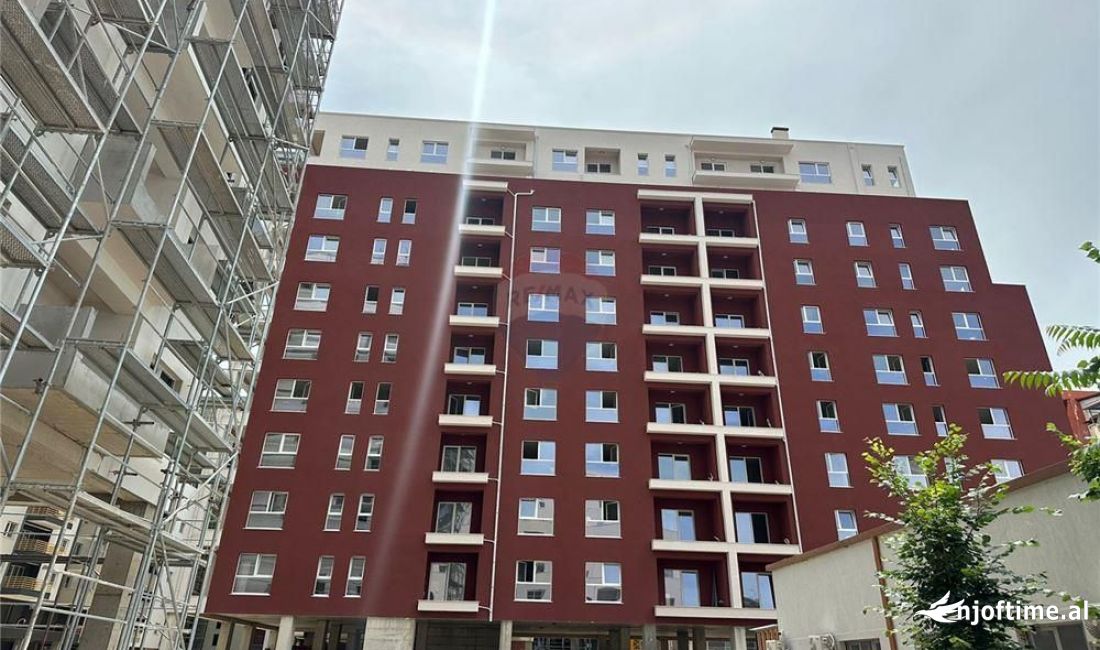 Shtepi ne shitje Apartament ne Tirane, 2+1, Mobilimi E mobiluar, Pagesa 165,000  Euro.