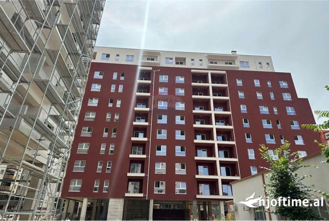 Shitet Apartament 2+1 ne Laprak Kompleksi Aura / 1450€ m2 
