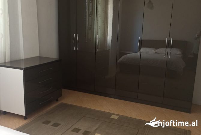 Appartamento in affitto a Tirana 2+1, Arredato