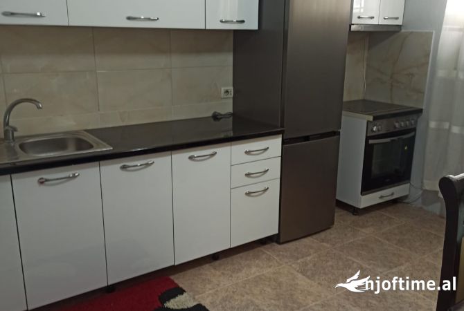 Appartamento in affitto a Tirana 2+1, Arredato