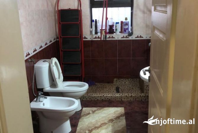 Casa privata/Indipendente in vendita a Tirana 3+1, Arredato