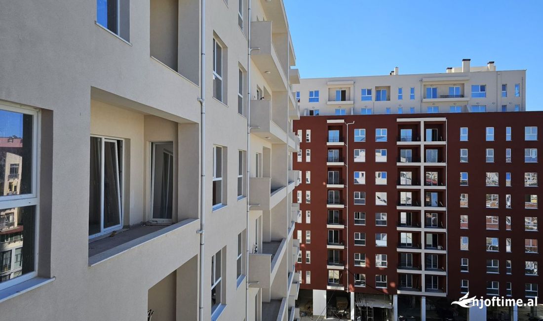 Shtepi ne shitje Apartament ne Tirane, 2+1, Mobilimi Bosh, pa mobiluar, Pagesa 176,175  Euro.