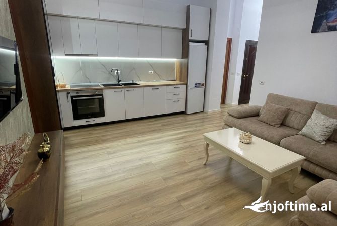 Shitet apartament 2+1 ne Astir 