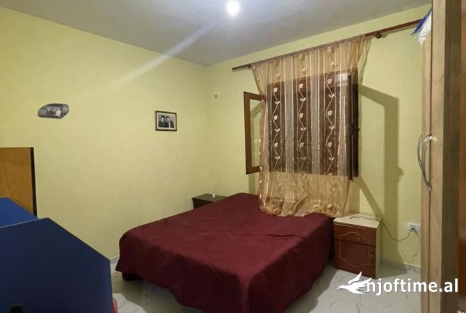 Shtepi ne shitje Shtepi Private ne Tirane, 4+1, Mobilimi E mobiluar, Pagesa 320,000  Euro.